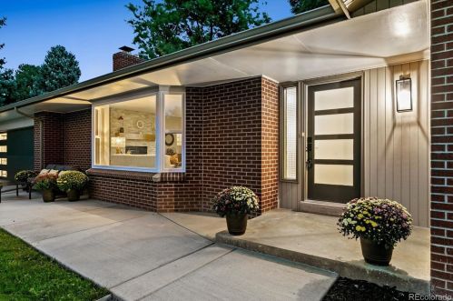 2070 Un Dr, Aurora CO 80015-6600 exterior