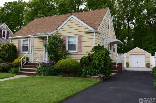 114 Vassar Pl, Avenel, NJ 07001-1819