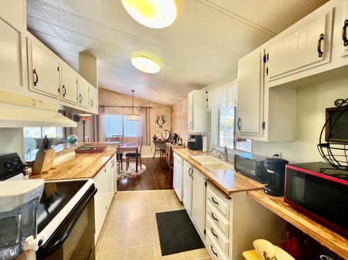 6132 Mame Ct, Citrus Heights, CA 95621-3566