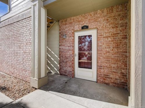 23450 5th Dr, Aurora, CO 80018-1606