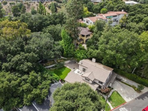 1566 Hillside Dr, Glendale CA  91208-2456 exterior