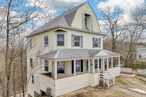 13 Circle Ave, Nashua, NH 03060-5105