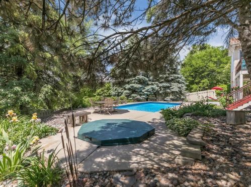 3817 Bridgewater Dr, Saint Paul MN  55123-2526 exterior