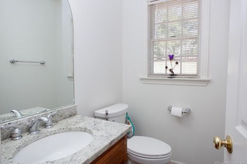 39 Charing Rd, Wapping CT  06074-2228 exterior