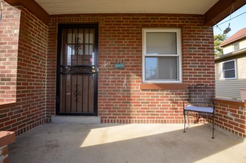 6715 Alpine Ave, Cincinnati, OH 45236-3901
