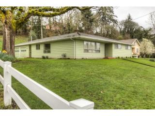 519 Mcclaine St, Silverton OR  97381-1922 exterior