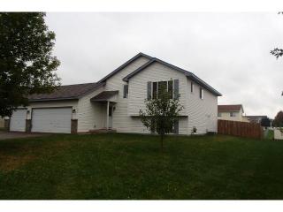 1462 Zachary St, Spectacle Lake, MN 55008-9319