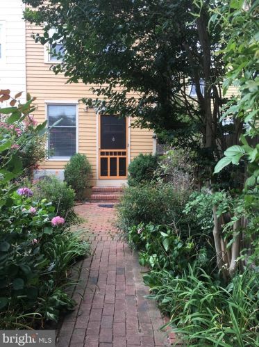 444 Kings Hwy, Haddonfield NJ  08033-2106 exterior