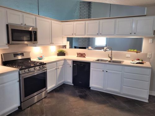 10119 Park Ln, Morgans Point, TX 77571-2908