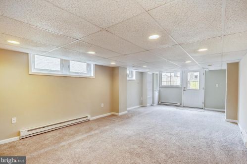 8401 Cedar St, Silver Spring MD 20910-4324 exterior