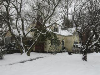 35 Basking Ridge Rd, Millington, NJ 07946-1407