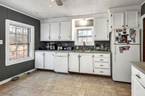 4 Cross St, Dover, NH 03820-3508