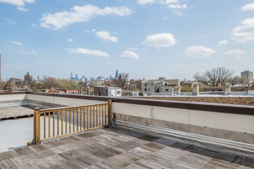 1671 Claremont Ave, Chicago IL  60647-5669 exterior