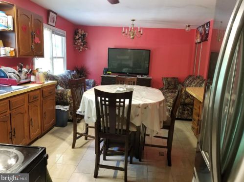 7710 Newington Forest Ave, Springfield, VA 22153-2232