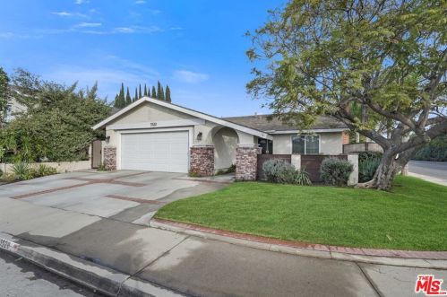 3520 Camelia St, Seal Beach, CA 90740-2819