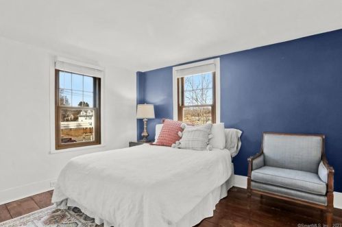 340 Newtown Ave, Norwalk CT  06851-2533 exterior