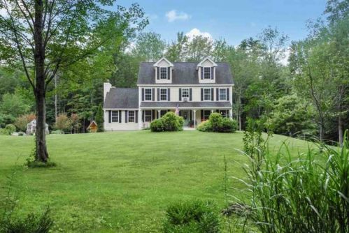 181 Stagecoach Rd, Barrington, NH 03825-7440