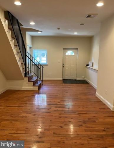 1647 Marshall St, Philadelphia, PA 19122-2921