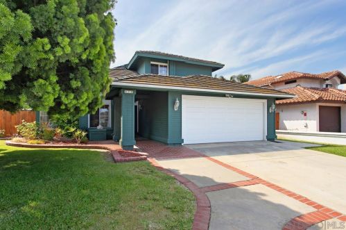 878 Pinewood Dr, Oceanside, CA 92057-6317