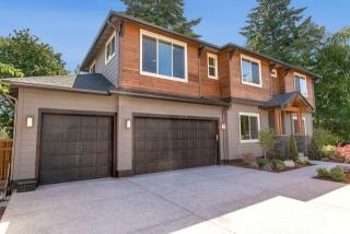 1015 111th Pl, Bellevue, WA 98004-6803