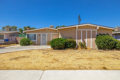 1035 Valiant St, Lancaster, CA 93534-1458