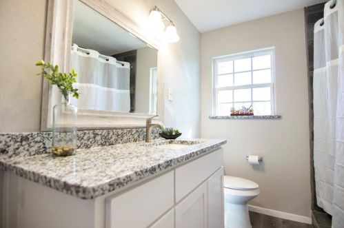 2504 Capri Dr, Fort Worth TX  76114-1725 exterior