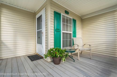 38 Fort Lee Dr, Cedar Bonnet Island, NJ 08050-6012