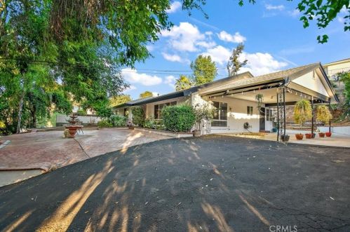 5064 Myrtle Ave, Riverside CA  92506-1423 exterior