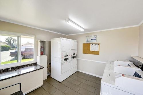 229 Palos Verdes Dr, Santa Ana CA  92704-2465 exterior