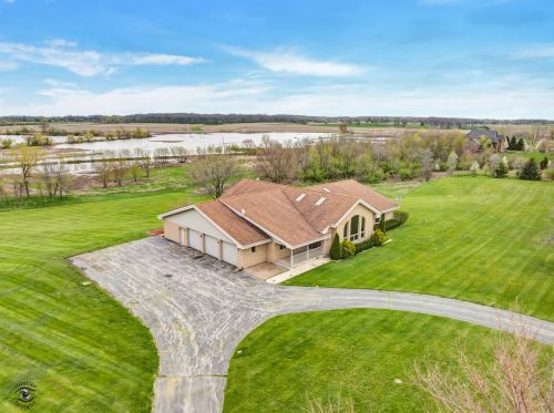 2929 Water Tower Dr, Crete IL  60417-4461 exterior