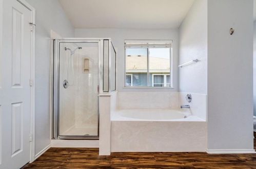 132 Trinity Dr, Uhland TX 78640-4330 exterior