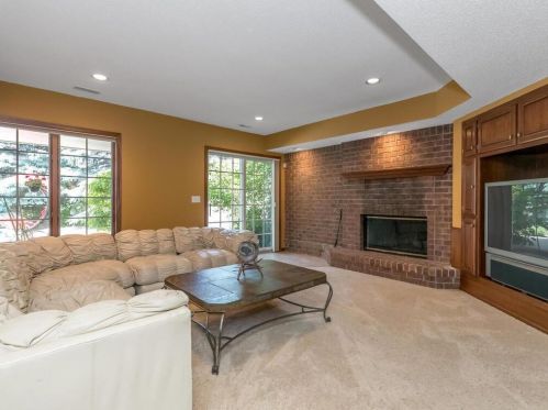3817 Bridgewater Dr, Saint Paul MN  55123-2526 exterior