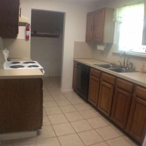 7405 Meadow Creek Dr, Fort Worth TX  76133-7715 exterior