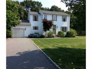 38 Hunters Crossing Dr, Coventry, RI 02816-8260