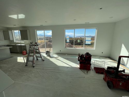 492 600, Hyrum UT 84319-1763 exterior