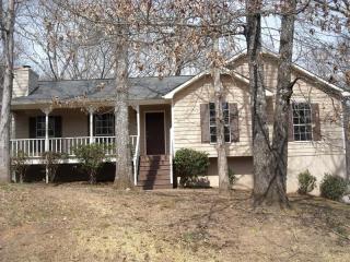 4168 Sterling Pointe Dr, Douglasville, GA 30135-5086