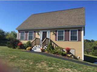 16 Orchard Hill Rd, Epping, NH 03042-1812