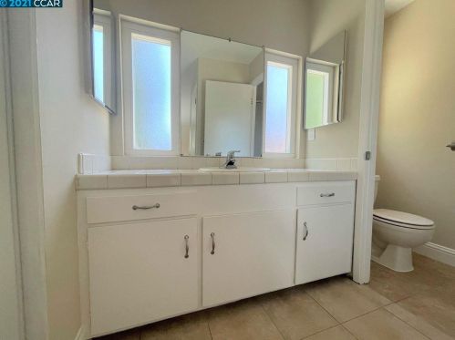 589 Maureen Ln, Concord CA  94523-2758 exterior