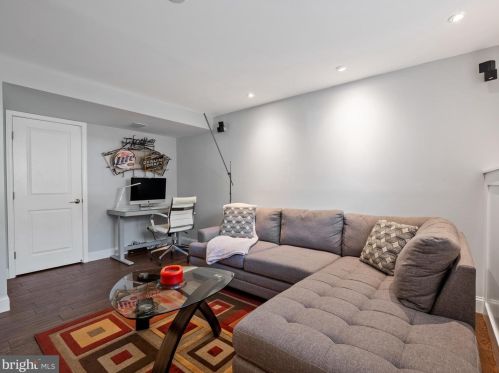 5812 Heming Ave, Springfield VA  22151-2716 exterior