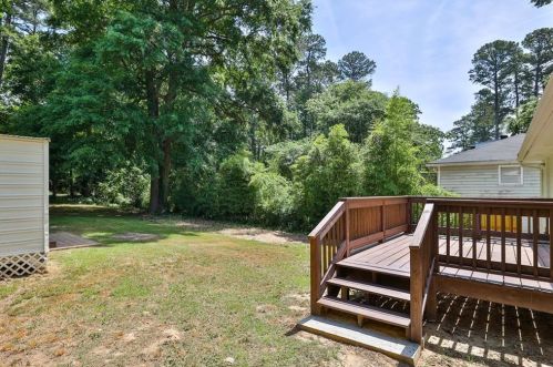 1976 Dering Cir, Atlanta GA  30345-1612 exterior