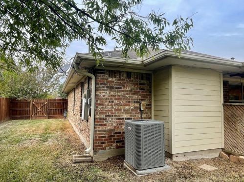2700 Allen Rdg Dr, Bryan TX  77802-1769 exterior