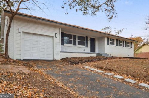 2950 Heather Dr, Atlanta GA  30344-1944 exterior