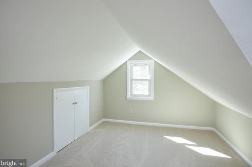 221 Dl Dr, Silver Spring MD 20910-1501 exterior