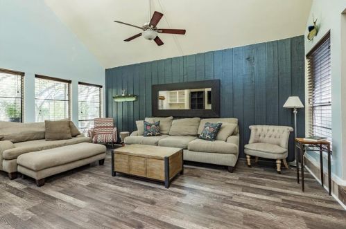 4 Casa Verde, Austin TX  78734-3412 exterior