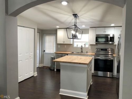 86 Center Grove Dr, Cleveland, GA 30528-5992