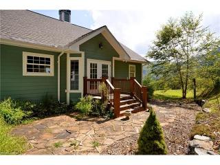 403 Winfield Dr, Clyde, NC 28721