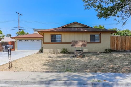 3361 Norfolk Dr, Riverside CA  92503-5146 exterior