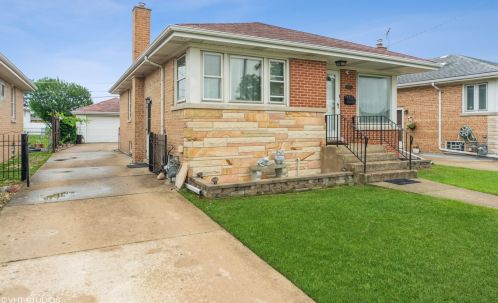 4555 Rose St, Schiller Park, IL 60176-1614