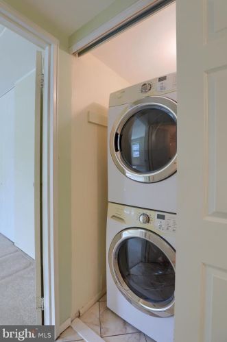 97 Valleybrook Dr, Lancaster PA  17601-4612 exterior