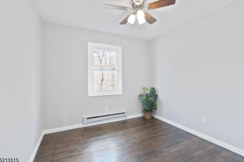 30 Lincoln Trl, Hopatcong NJ  07843-1548 exterior